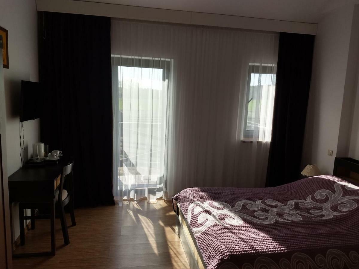 Bed and Breakfast Karczma Biesiadna Dalnia Exterior foto