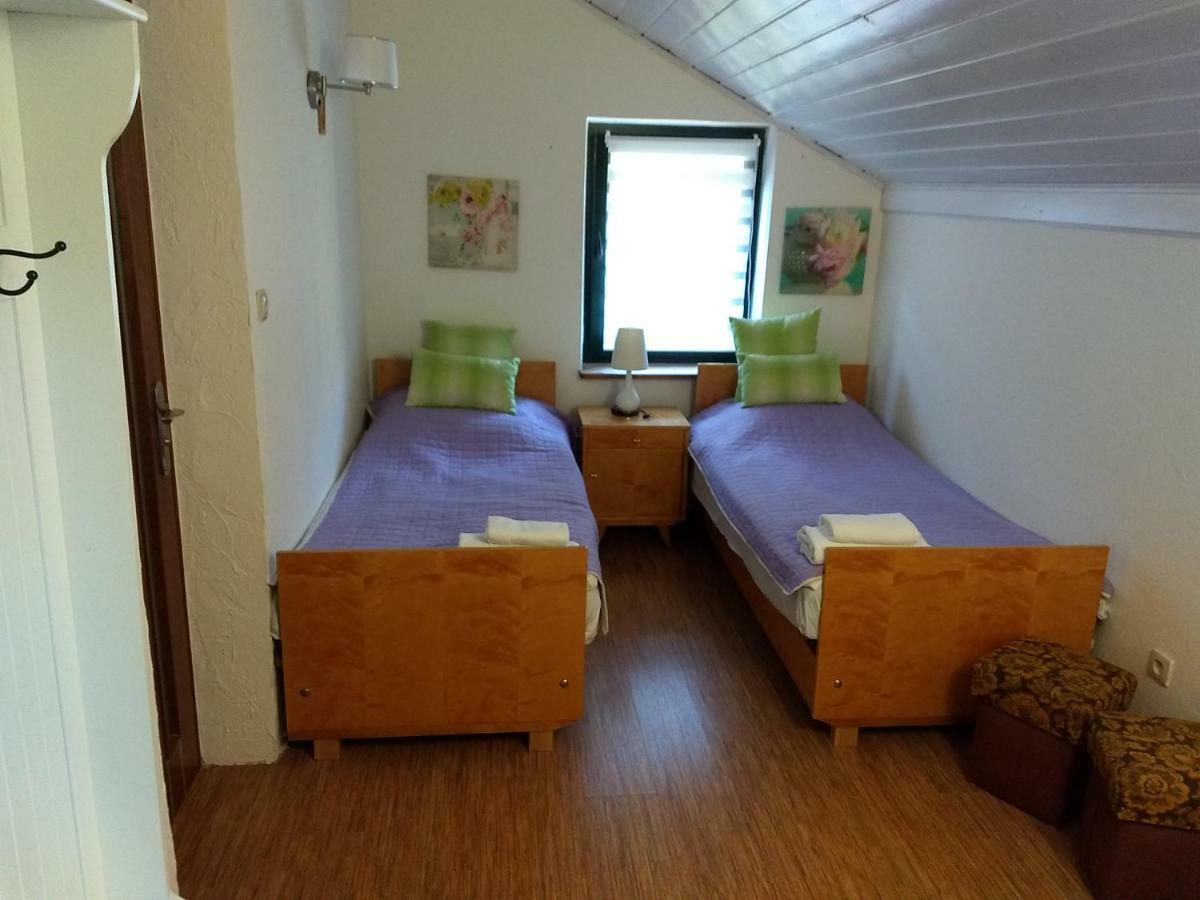 Bed and Breakfast Karczma Biesiadna Dalnia Exterior foto